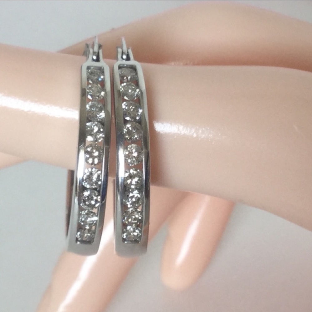 14k  DIAMOND HOOP EARRING - Picture 5 of 6